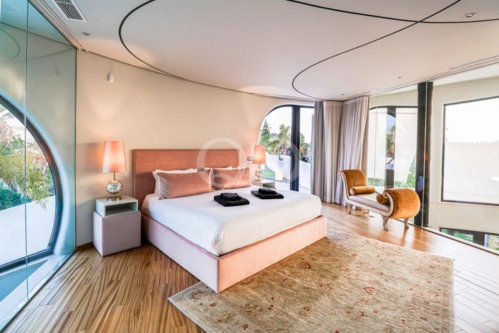 Image No.16-5 Bed House for sale