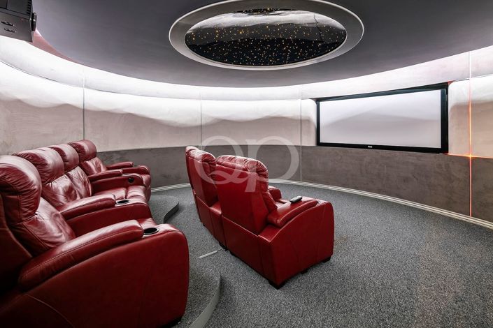 Image No.20-5 Bed House for sale