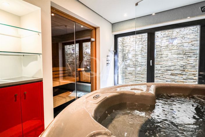 Image No.21-5 Bed House for sale