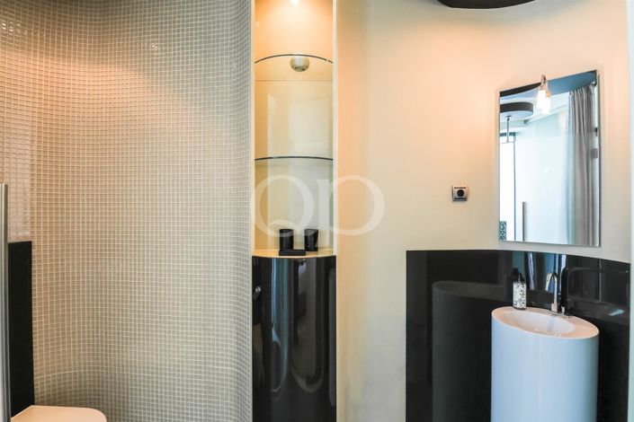 Image No.25-5 Bed House for sale