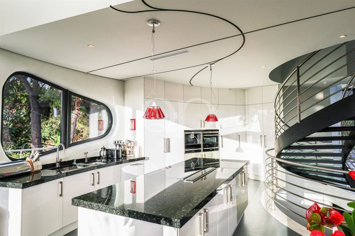 Image No.53-5 Bed House for sale