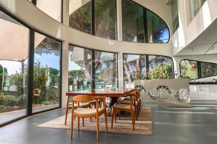 Image No.54-5 Bed House for sale