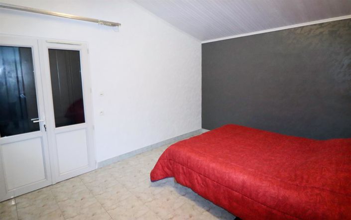 Image No.27-6 Bed House for sale