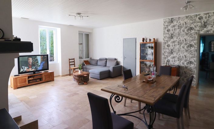 Image No.7-6 Bed House for sale