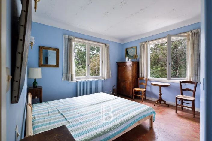 Image No.10-5 Bed House for sale