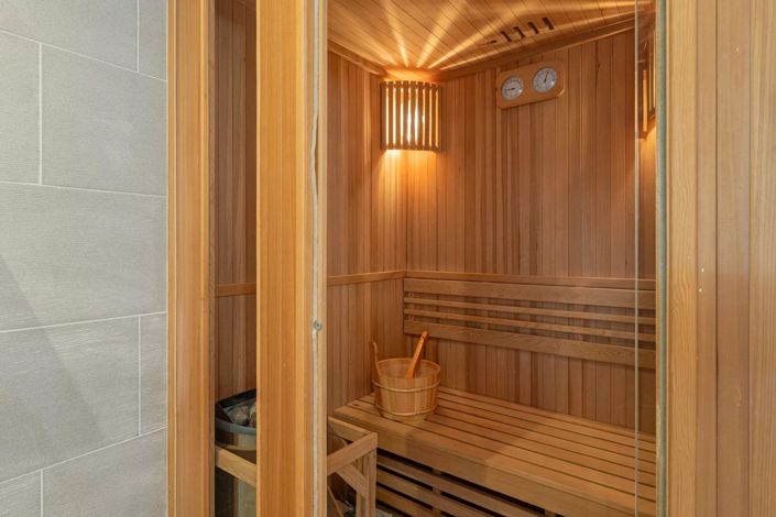 Image No.11-3 Bed House for sale