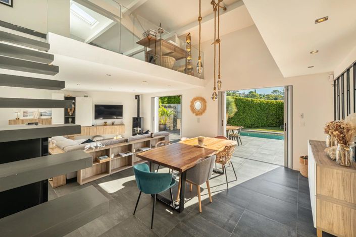 Image No.12-3 Bed House for sale