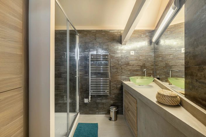 Image No.17-3 Bed House for sale