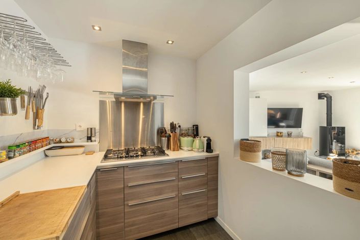 Image No.8-3 Bed House for sale