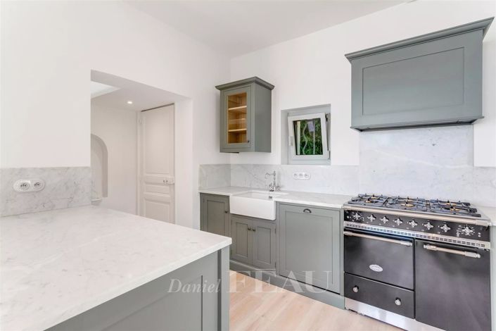 Image No.10-4 Bed House for sale