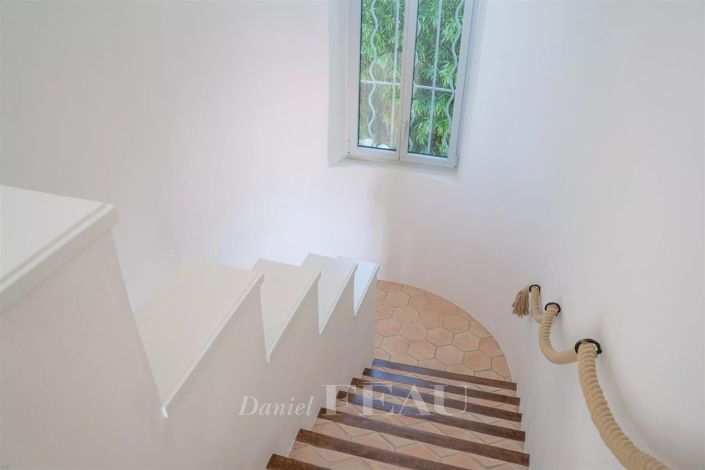 Image No.15-4 Bed House for sale