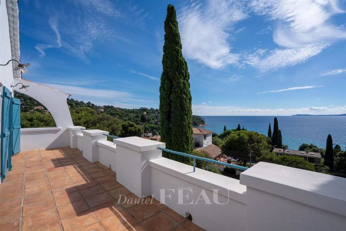 Image No.21-4 Bed House for sale