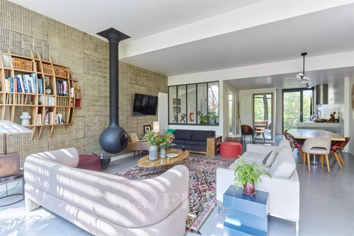 Image No.18-5 Bed House for sale