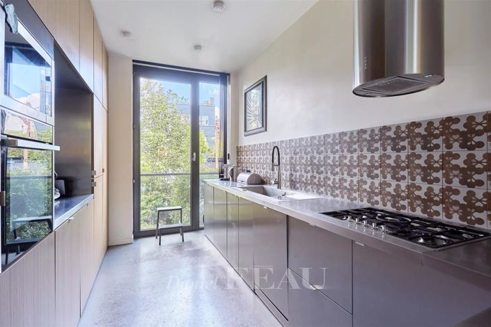 Image No.7-5 Bed House for sale