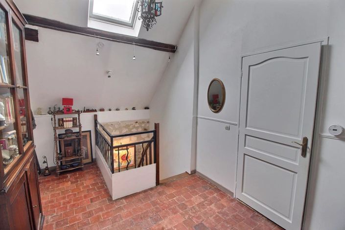 Image No.15-4 Bed House for sale