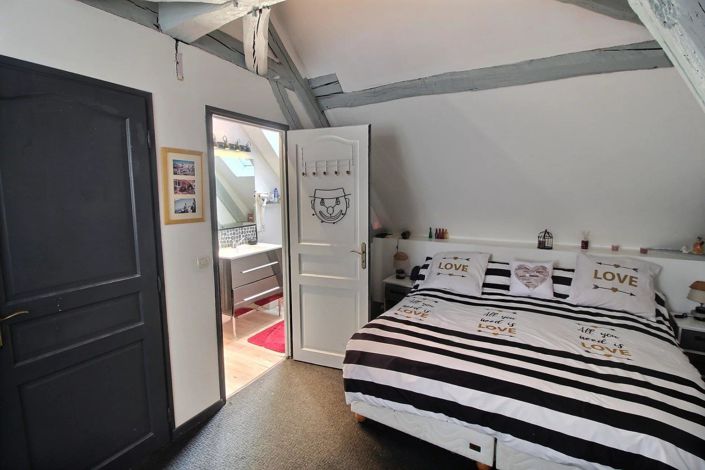 Image No.17-4 Bed House for sale