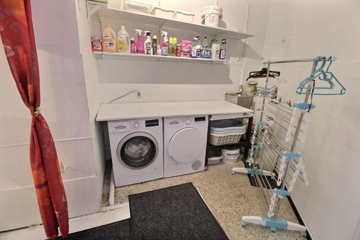 Image No.24-4 Bed House for sale