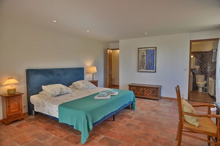 Image No.9-5 Bed House for sale