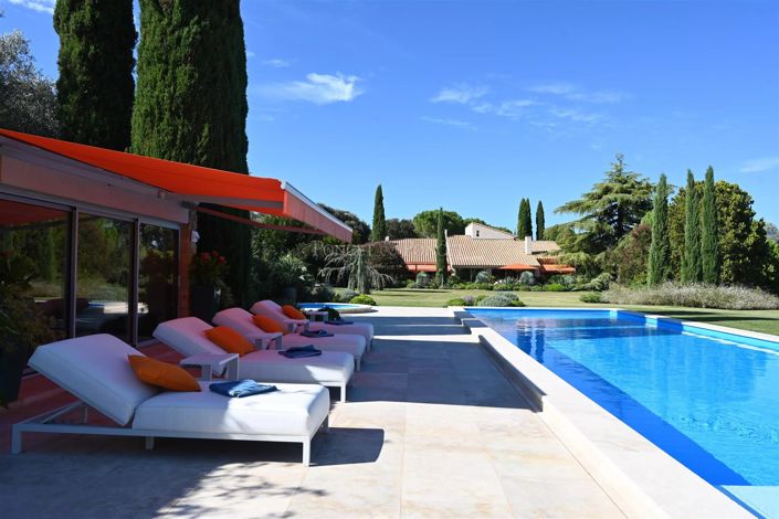 Image No.1-5 Bed House for sale