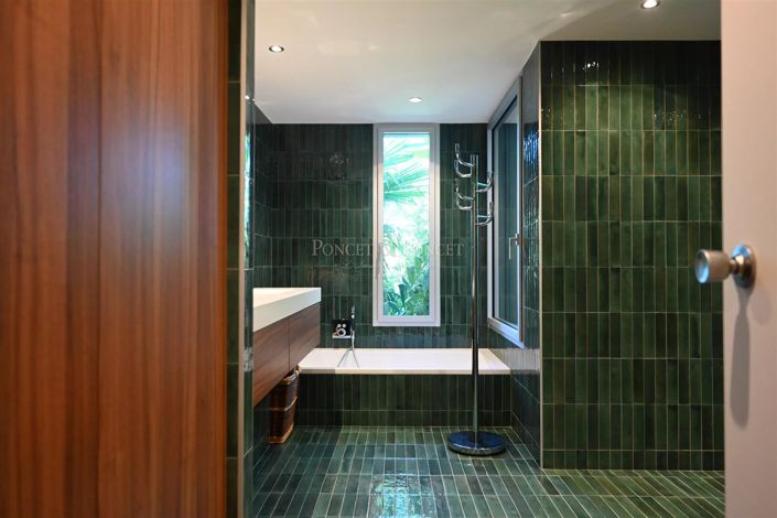 Image No.13-5 Bed House for sale