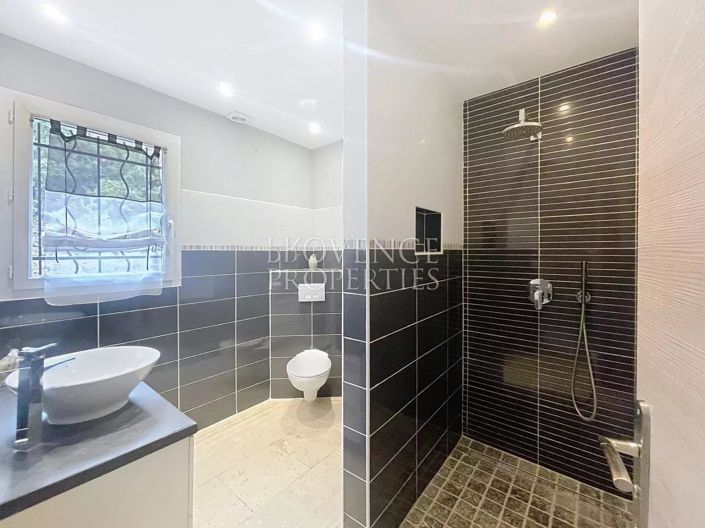 Image No.11-3 Bed House for sale