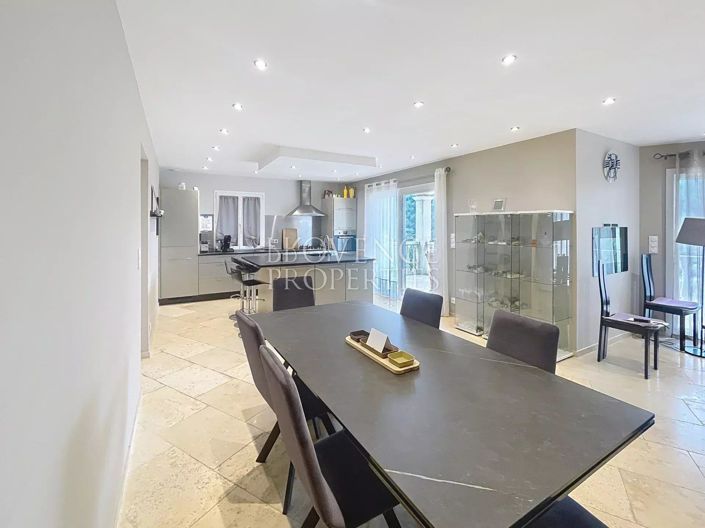 Image No.6-3 Bed House for sale