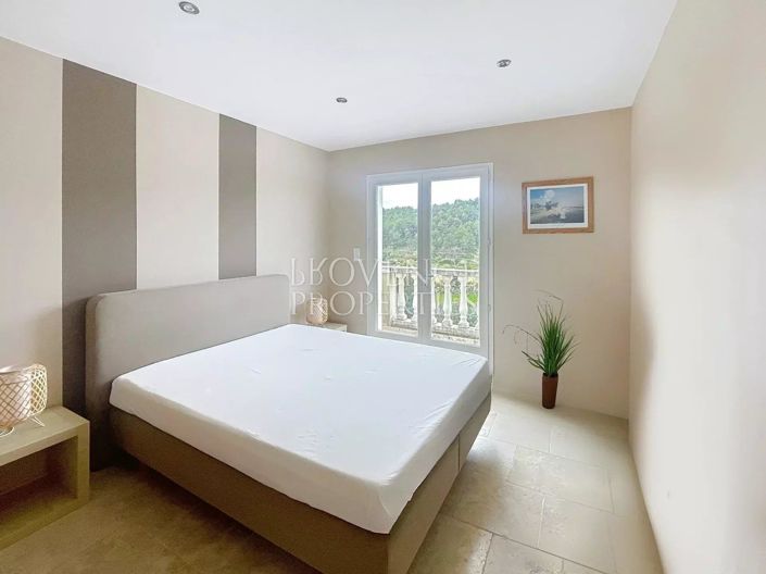 Image No.9-3 Bed House for sale