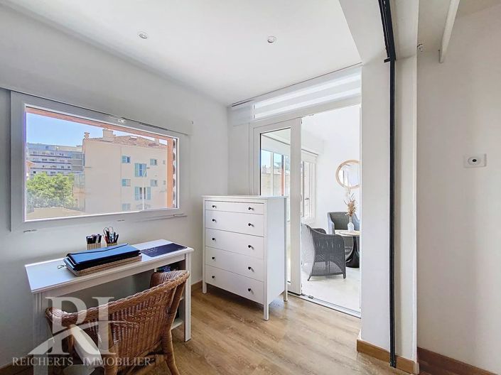 Image No.5-Apartment for sale