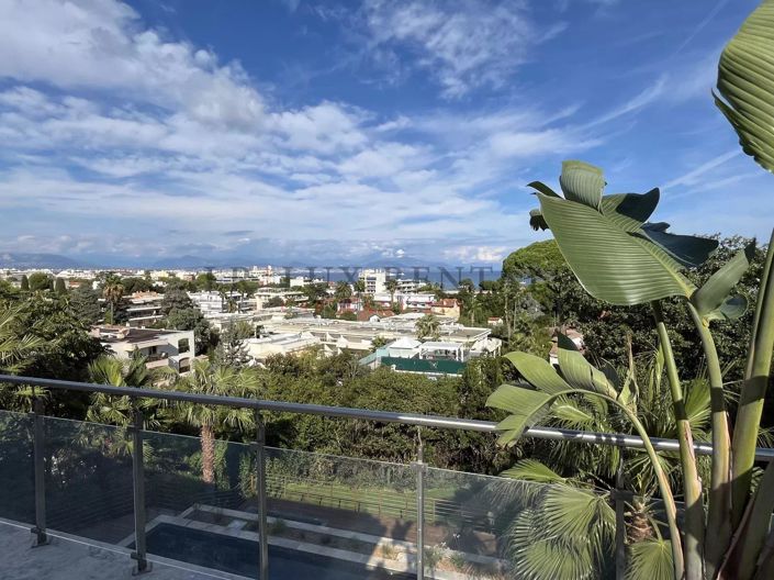 Image No.7-6 Bed House for sale