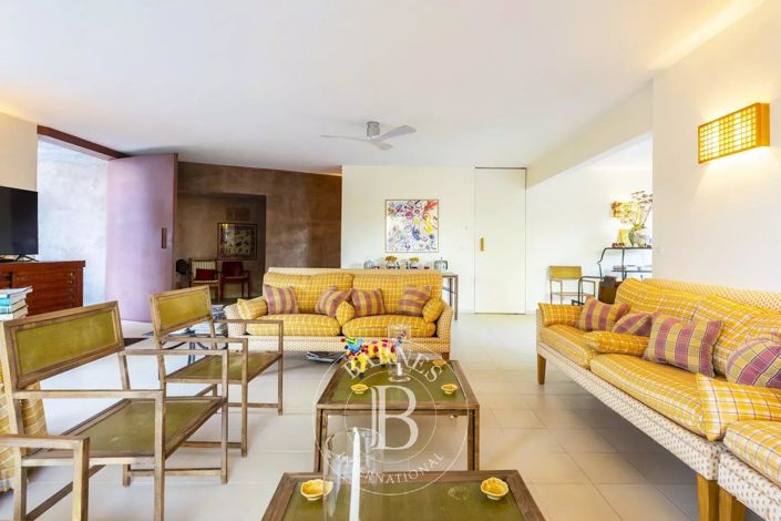 Image No.11-6 Bed House for sale