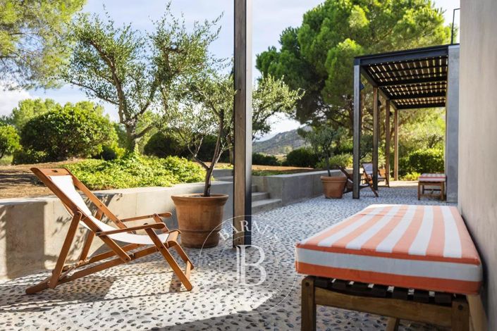 Image No.17-6 Bed House for sale