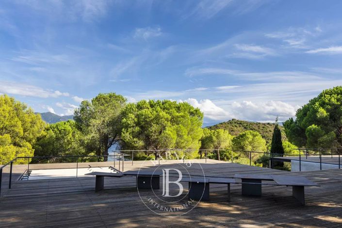 Image No.19-6 Bed House for sale