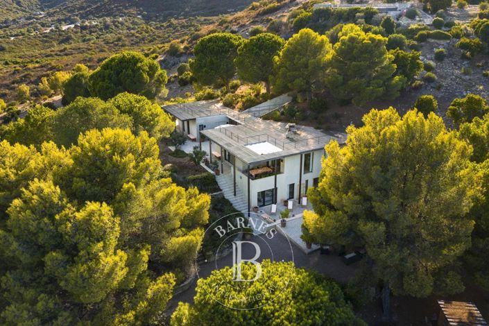 Image No.20-6 Bed House for sale