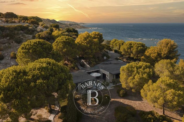 Image No.23-6 Bed House for sale