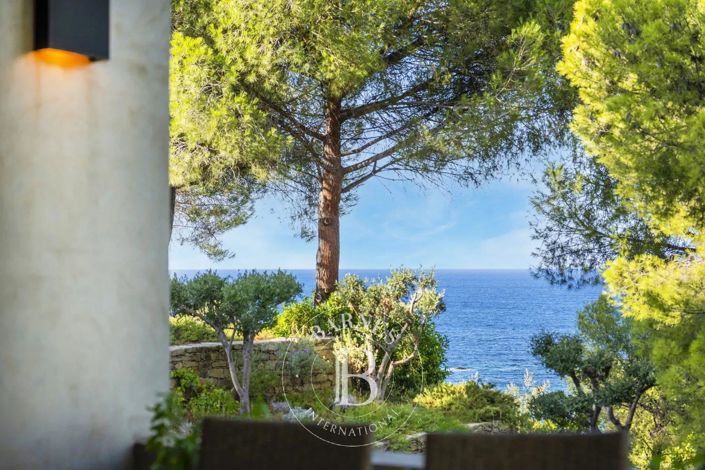 Image No.4-6 Bed House for sale