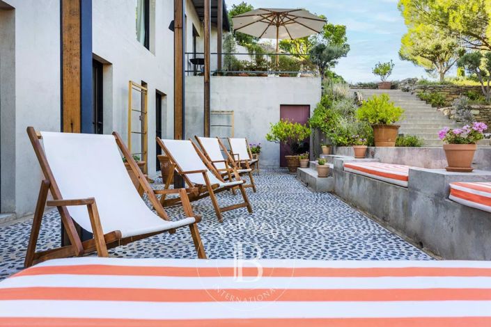 Image No.9-6 Bed House for sale