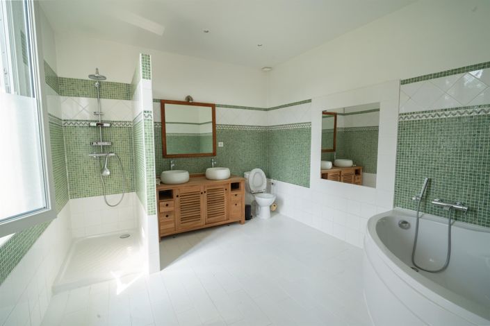 Image No.14-4 Bed House for sale