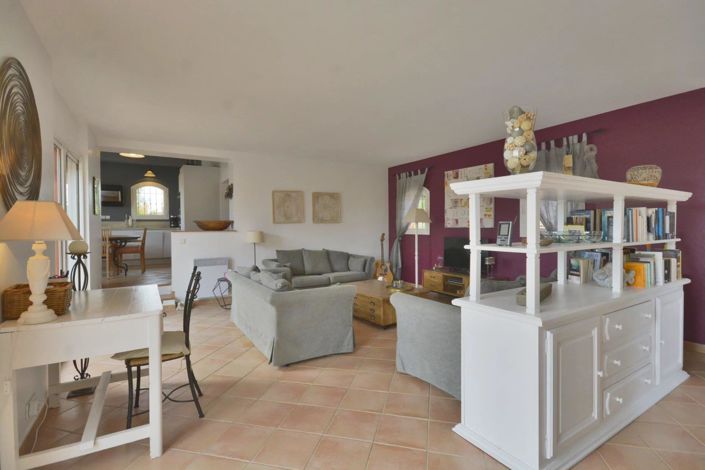 Image No.12-4 Bed House for sale