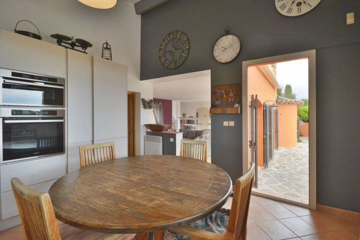 Image No.18-4 Bed House for sale