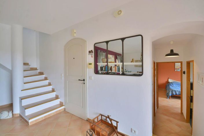 Image No.19-4 Bed House for sale