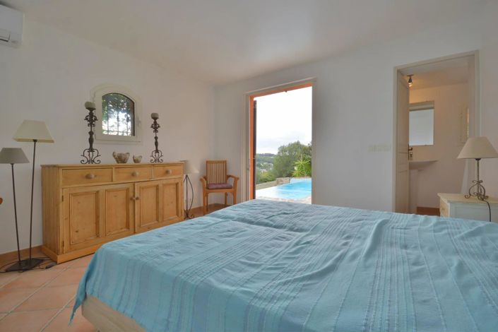 Image No.22-4 Bed House for sale