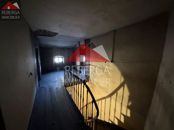 Image No.8-5 Bed House for sale