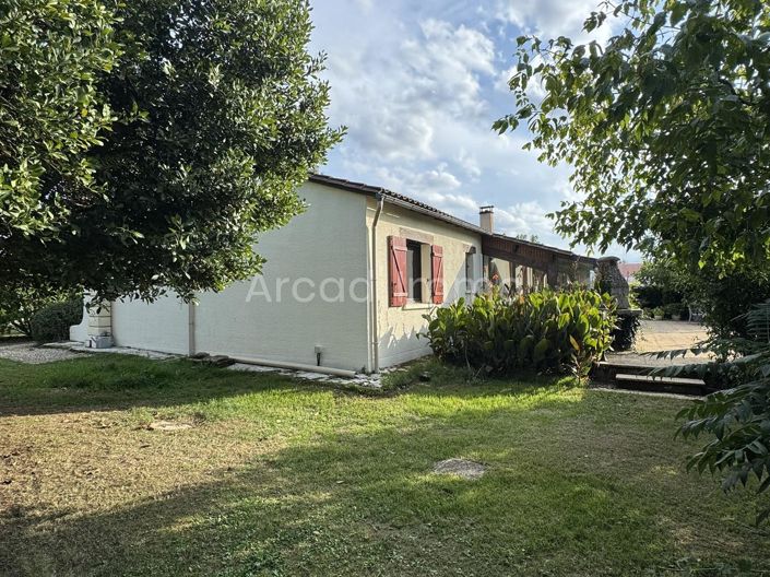 Image No.8-3 Bed House for sale