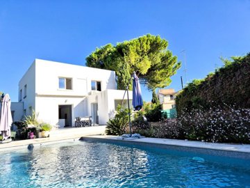 5 Bed House for sale