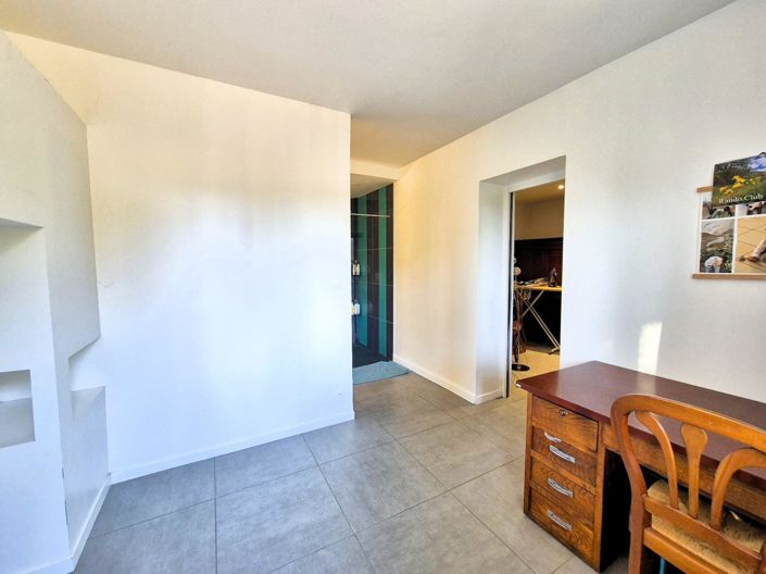 Image No.12-5 Bed House for sale