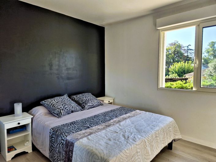 Image No.20-5 Bed House for sale