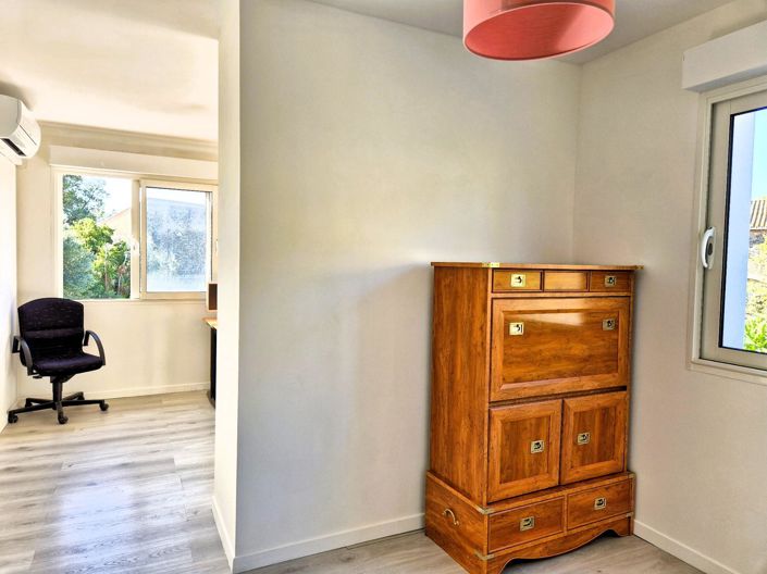 Image No.23-5 Bed House for sale