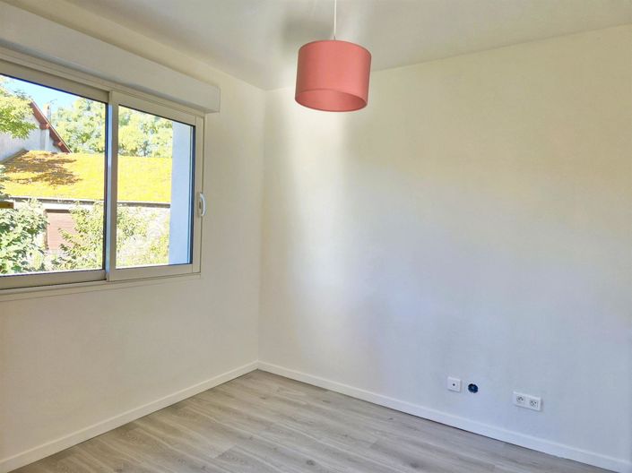 Image No.24-5 Bed House for sale