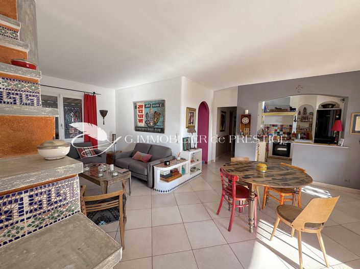 Image No.6-5 Bed House for sale