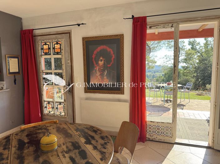 Image No.8-5 Bed House for sale